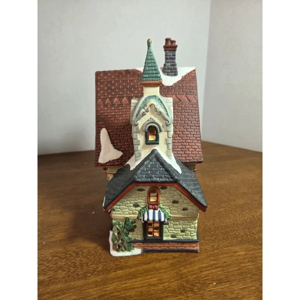 Santa's Workbench Victorian Series Whispering Pines Tavern Without Box And Light